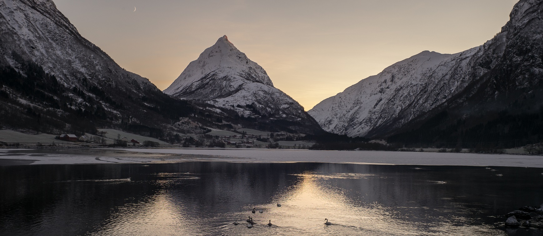 Bjerg I Norge bredformat Nordiskt Samarbete bjerg-i-norge-bredformat-nordiskt-samarbete